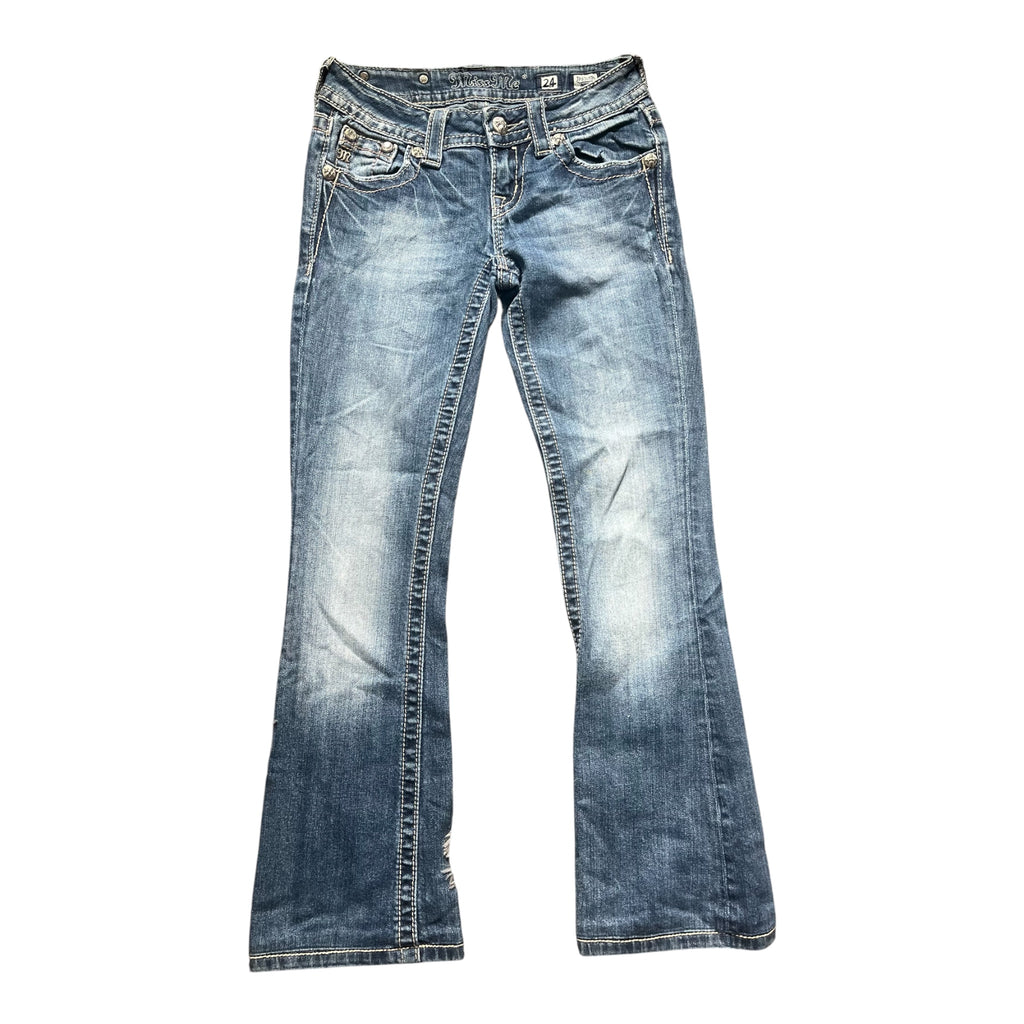 Miss Me Low Rise Bootcut Jeans mit besonderem Muster