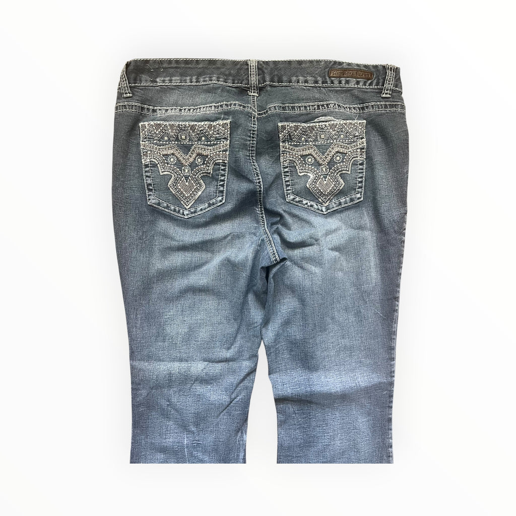 Y2K Embroidered Pocket Bootcut Jeans – Light Wash L